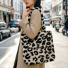 1040g3no31t9s5qg0580g5o4vq7k08e6eftumk48 (1) bag3